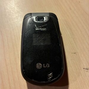 LG Black Verizon Flip Phone - Portable Clamshell Mobile